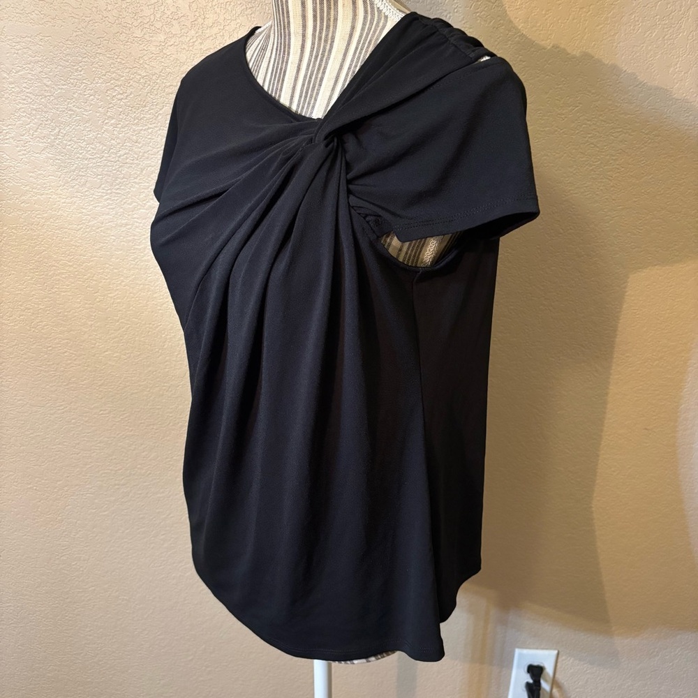 BOLD elements Top Large Black Draped Short Sleeve… - image 7